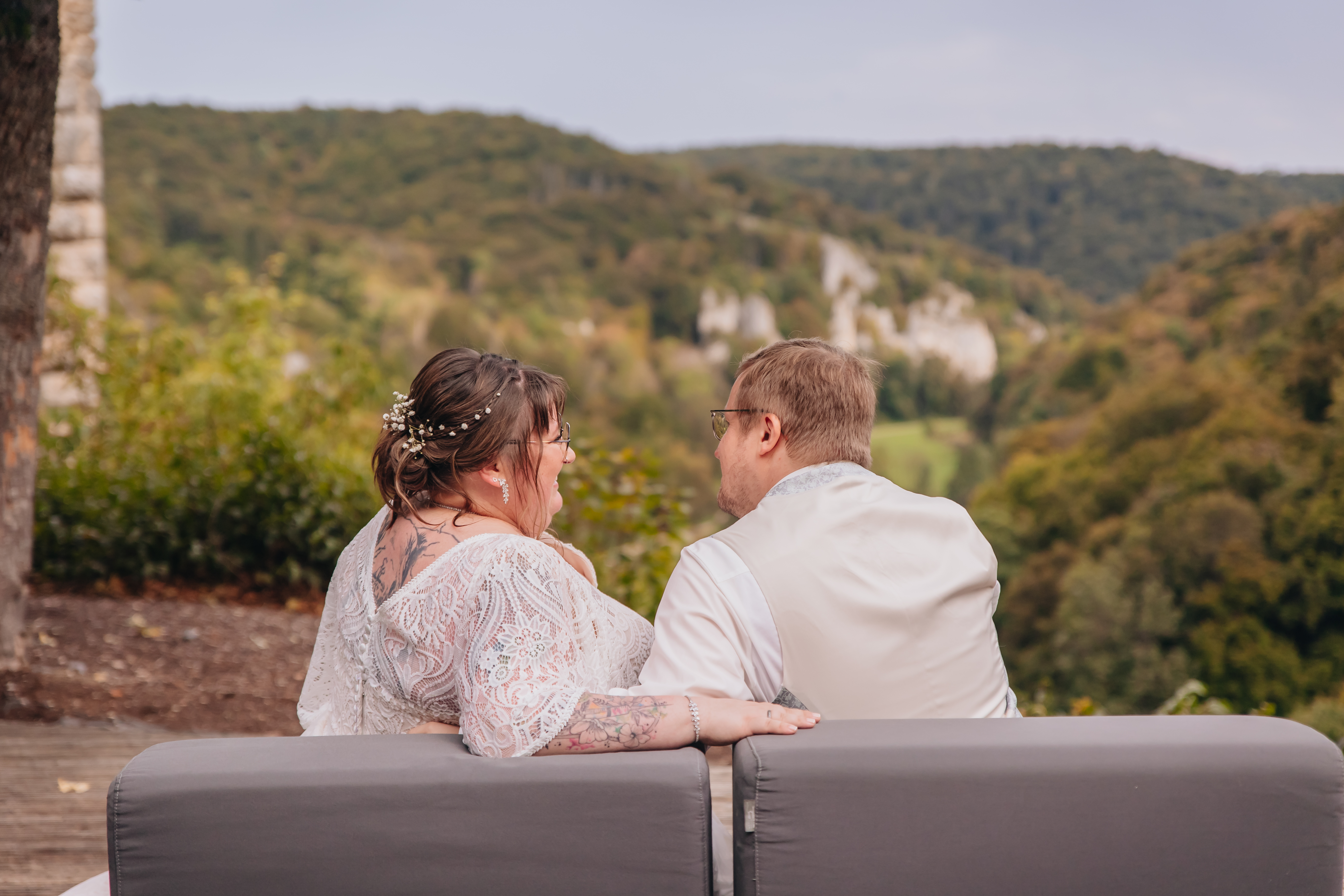 Feier und Gäste bei der Hochzeitsfeier